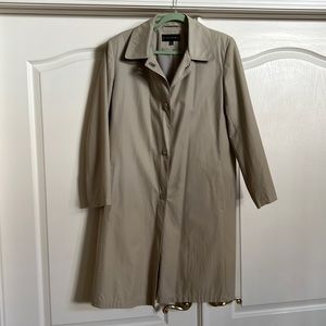 Tan raincoat very good condition